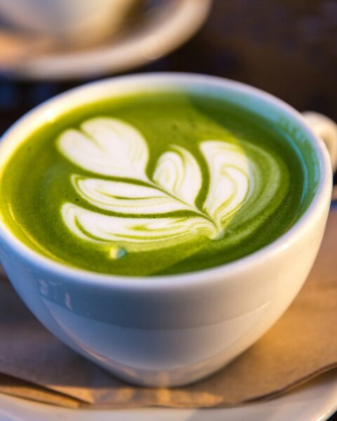 Ceremonial of culinary matcha kies op smaak, niet op kleur
